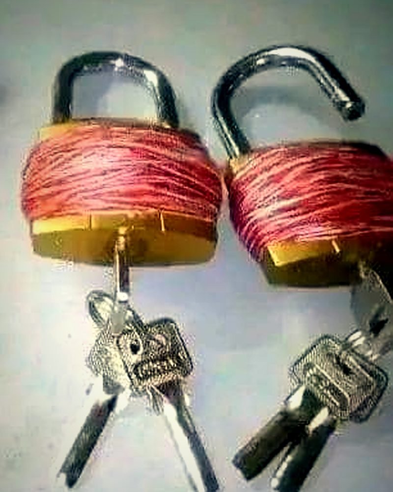 Cadenas liés de fil rouge, rituel d'amour